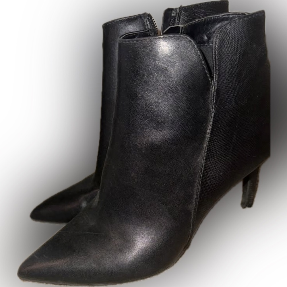 Size 8 black booties in great condition